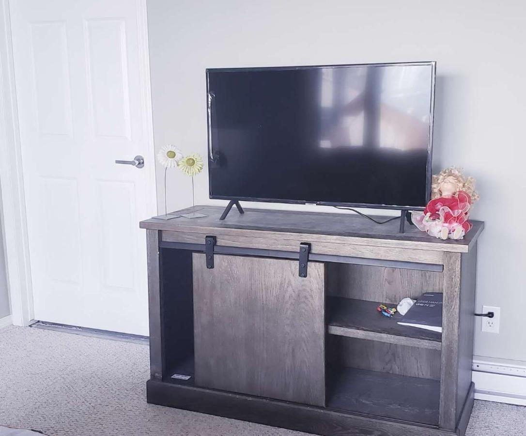 Best Garden House&3 Mins Bus Station Close C-Train&Free Parking YYC Exterior foto