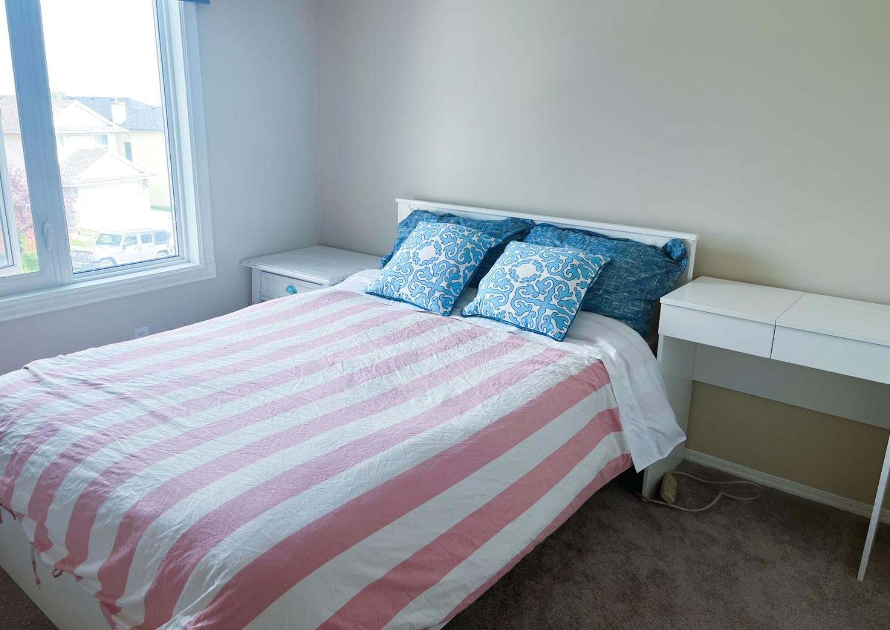 Best Garden House&3 Mins Bus Station Close C-Train&Free Parking YYC Zimmer foto